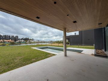 ALQUILER CASA 6 AMB EN LA CALESA CON VISTA AL LAGO
