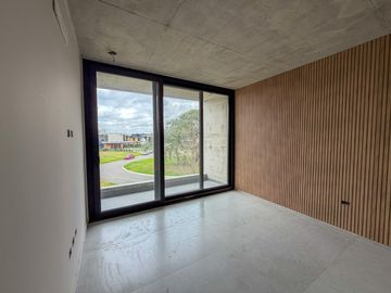 ALQUILER CASA 6 AMB EN LA CALESA CON VISTA AL LAGO