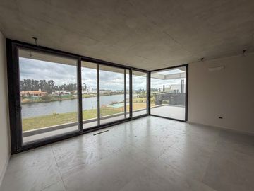 ALQUILER CASA 6 AMB EN LA CALESA CON VISTA AL LAGO
