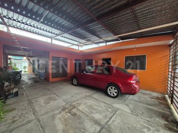 Casa en Venta en Colonia del Valle, Villa de Álvarez, Colima