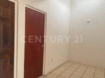 CASA EN RENTA CALLE PALENQUE FRACC EL YAQUI COLIMA, COLIMA