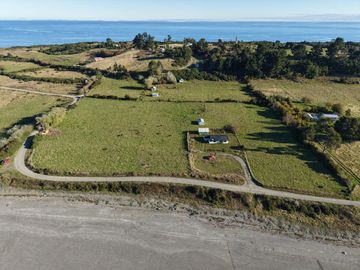 Se vende terreno a orilla de playa Isla Tabon
