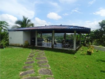 🌅 OPORTUNIDAD DE INVERSIÓN FRENTE AL LAGO ALAJUELA 🇵🇦