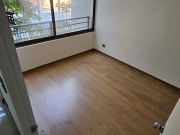 2 HABITACIONES + 2 BAÑOS, CON GASTO COMUN INCLUIDO
