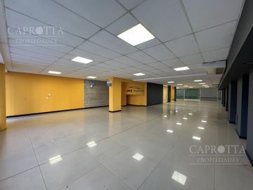 Local comercial en alquiler en Villa Devoto 570 metros cubiertos