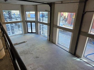 Local a estrenar en venta y alquiler en San Telmo, excelente zona.