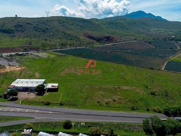 Terreno Industrial en Venta en Acatlán de Juárez frente a Autopista Macrolibrami