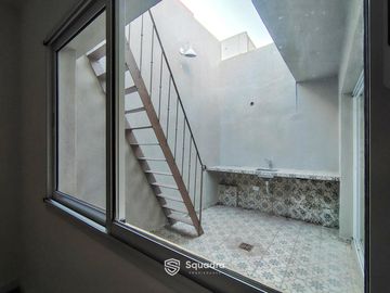 VENTA | PERMUTA - Casa de pasillo 2 dormitorios, 2 patios y terraza - Barrio Lourdes, Rosario.