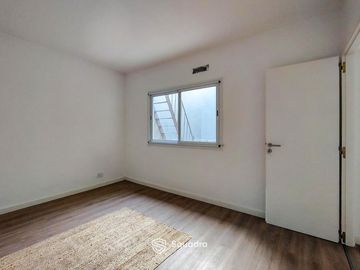 VENTA | PERMUTA - Casa de pasillo 2 dormitorios, 2 patios y terraza - Barrio Lourdes, Rosario.