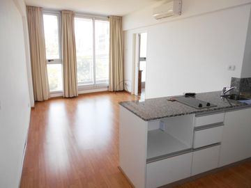 Monoambiente con balcón