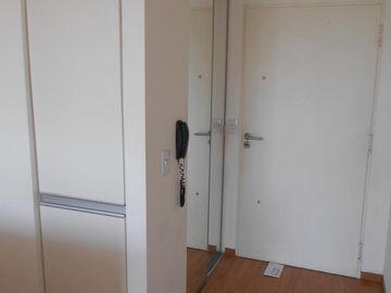 Monoambiente con balcón
