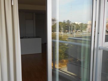 Monoambiente con balcón