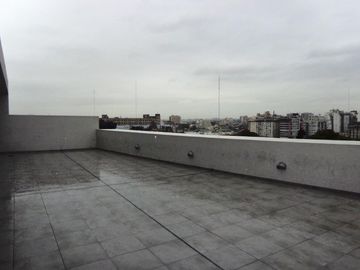 Monoambiente con balcón