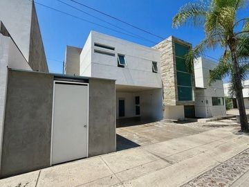 Casa en venta al Norte de Aguascalientes