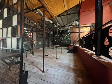 Local en Moron