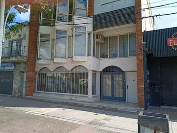 Local en Ayacucho al 5700