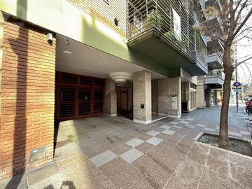 Venta Departamento 3 ambientes con cochera balcón y Baulera en Flores