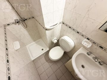 Venta Departamento 3 ambientes con cochera balcón y Baulera en Flores