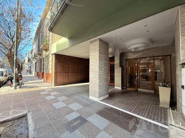 Venta Departamento 3 ambientes con cochera balcón y Baulera en Flores