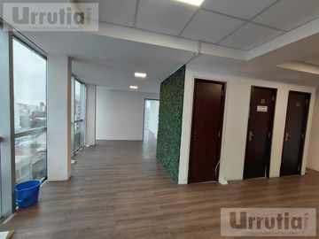 OFICINAS -MORON PREMIUM-CON COCHERA Y BAULERA