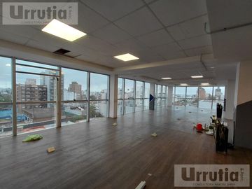 OFICINAS -MORON PREMIUM-CON COCHERA Y BAULERA