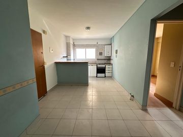 Departamento 2 Ambientes Luminoso en Venta en Flores