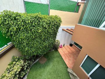 Venta Casa en Juriquilla Fraccionamiento con solo 10 casas