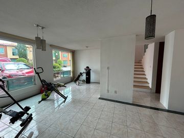 Venta Casa en Juriquilla Fraccionamiento con solo 10 casas