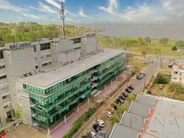 Formidable Oficina corporativa en Block 1700 m2 AMOBLADA - CATEGORÍA 32 cocheras