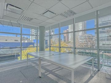 Formidable Oficina corporativa en Block 1700 m2 AMOBLADA - CATEGORÍA 32 cocheras