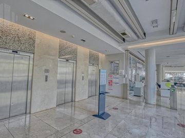 Formidable Oficina corporativa en Block 1700 m2 AMOBLADA - CATEGORÍA 32 cocheras