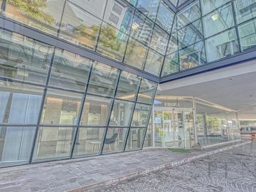 Formidable Oficina corporativa en Block 1700 m2 AMOBLADA - CATEGORÍA 32 cocheras