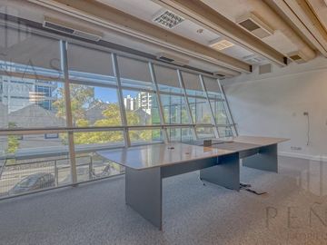 Formidable Oficina corporativa en Block 1700 m2 AMOBLADA - CATEGORÍA 32 cocheras