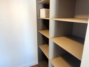 DUPLEX DE 3 AMBIENTES CON 2 COCHERAS.