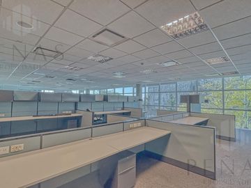 Alquiler Piso corporativo en Vicente López Oficina amoblada AAA Categoría 16 cocheras