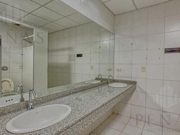 Alquiler Piso corporativo en Vicente López Oficina amoblada AAA Categoría 16 cocheras