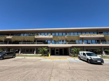 OFICINAS  A ESTRENAR EN UBICACIÓN ESTRATÉGICA – OLIVOS- 600 m2.