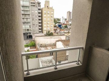Semipiso de 2 ambientes con cochera - Lanús Oeste