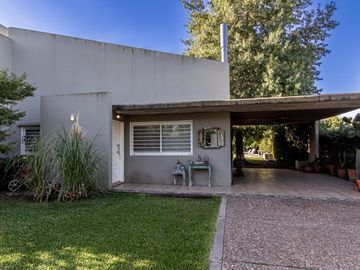 VENTA CASA 3 DORMITORIOS EN BARRIO SAN EDUARDO ROSARIO