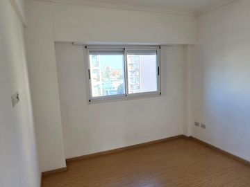Departamento de dos ambientes Lanus este