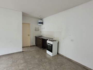 Departamento 2 Ambientes en Alquiler con Patio y Aire Acondicionado