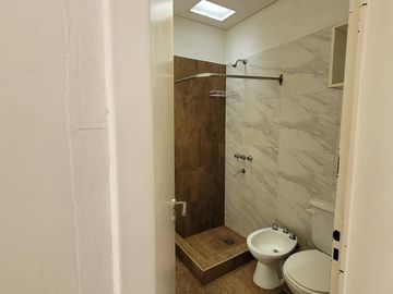 Departamento 2 Ambientes en Alquiler con Patio y Aire Acondicionado