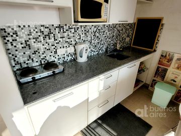 Monoambiente con balcón y amenities en alquiler temporario en Monserrat