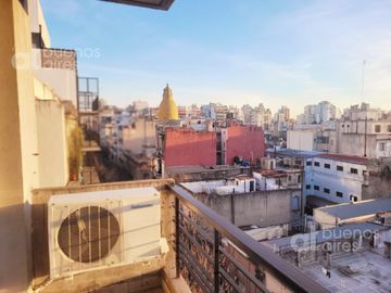 Monoambiente con balcón y amenities en alquiler temporario en Monserrat