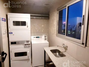 Monoambiente con balcón y amenities en alquiler temporario en Monserrat