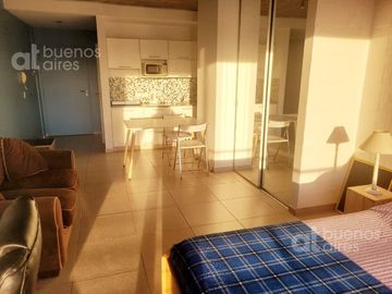 Monoambiente con balcón y amenities en alquiler temporario en Monserrat