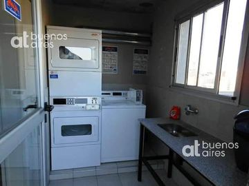 Monoambiente con balcón y amenities en alquiler temporario en Monserrat