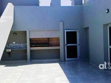 Monoambiente con balcón y amenities en alquiler temporario en Monserrat