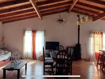 VENTA CASA QUINTA 4 AMBIENTES PARADA ROBLES