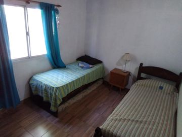 VENTA CASA QUINTA 4 AMBIENTES PARADA ROBLES